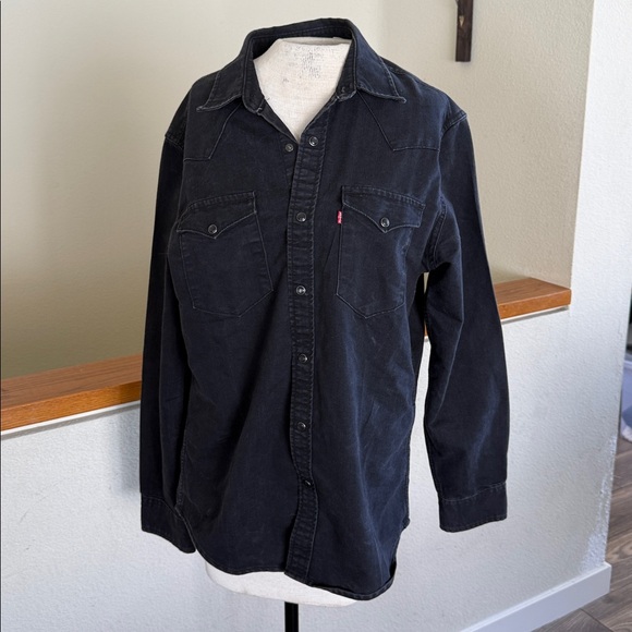 Teodora Western Shirt in size medium Black
LEVI'S - Picture 3 of 16